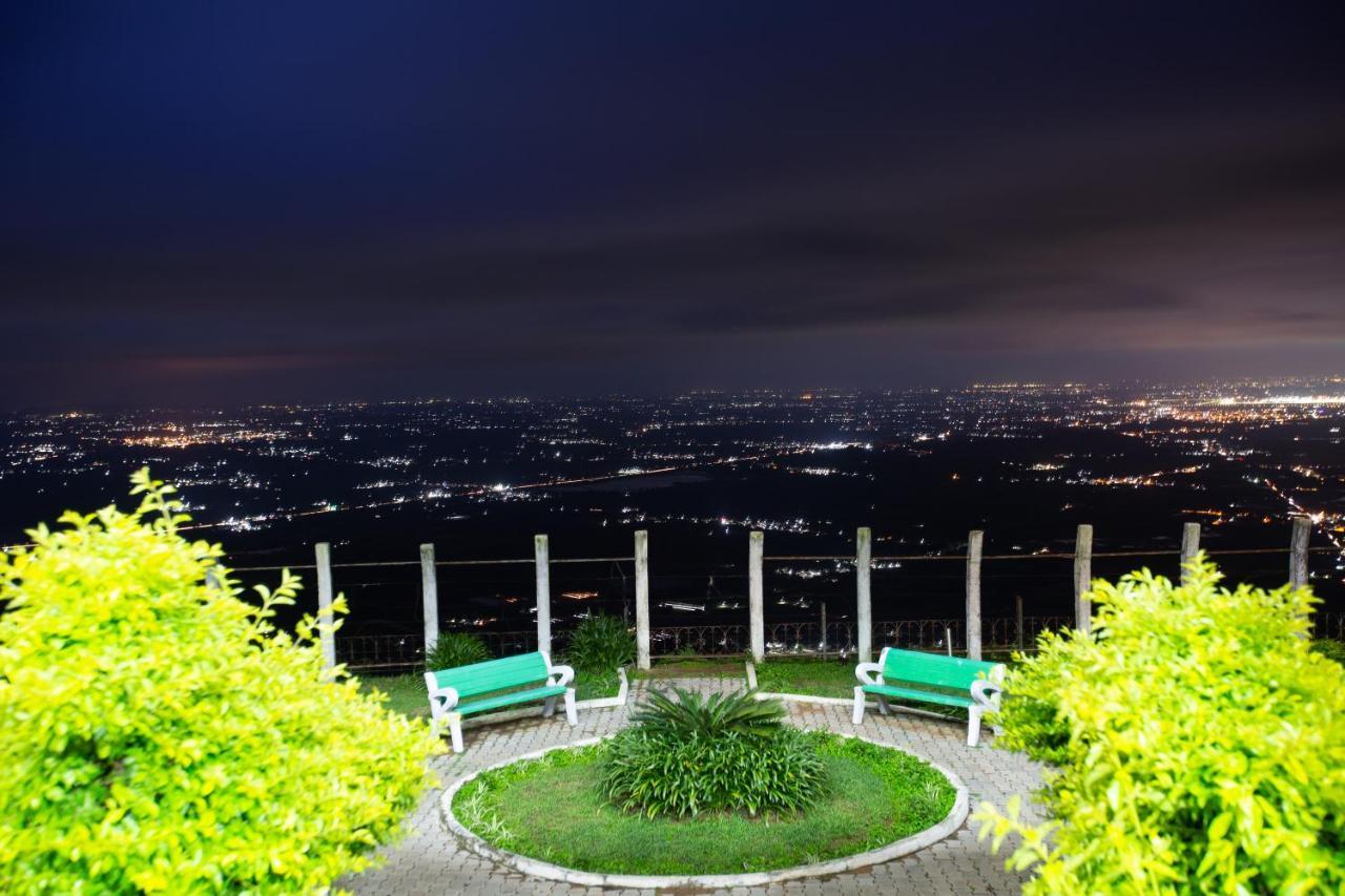 Kstdc Hotel Mayura Pine Top Nandi Hills Екстериор снимка