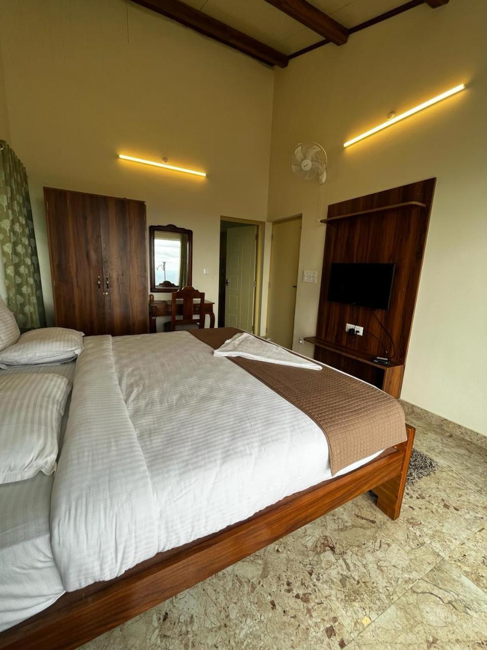 Kstdc Hotel Mayura Pine Top Nandi Hills Екстериор снимка